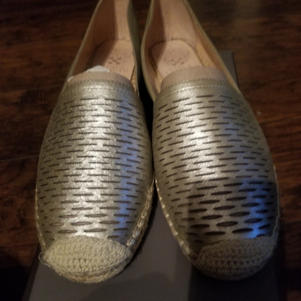 Very gently loved comfy cute shoe
